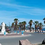 A 2 Pas De La Plage Et De La Base Nature
